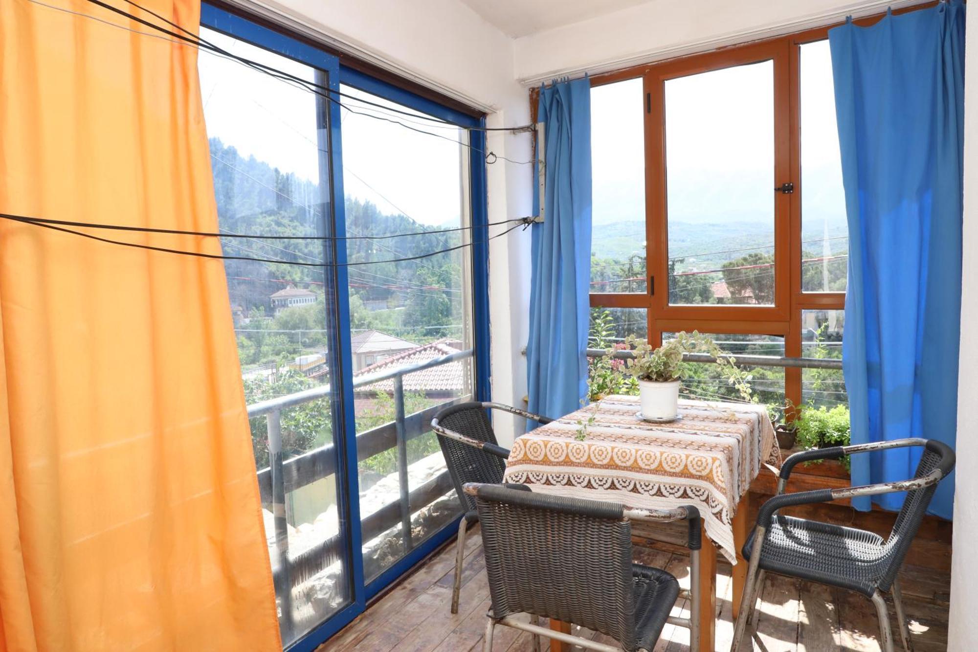 Elvi Aerd Apartment Berat Exterior photo